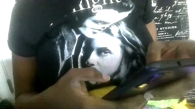 Snapshot of prettymaa chatting on 09-18-25, 07:05 prettymaa online show from 09-18-25, 07:05