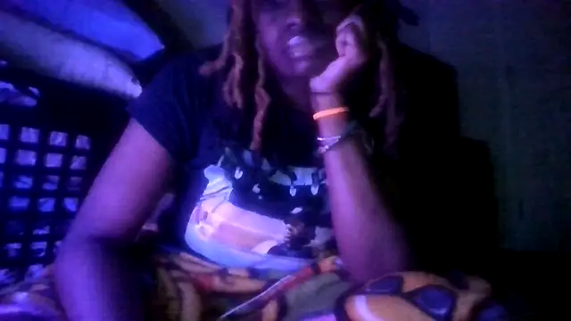 Snapshot of prettymaa chatting on 10-18-25, 10:43 prettymaa online show from 10-18-25, 10:43