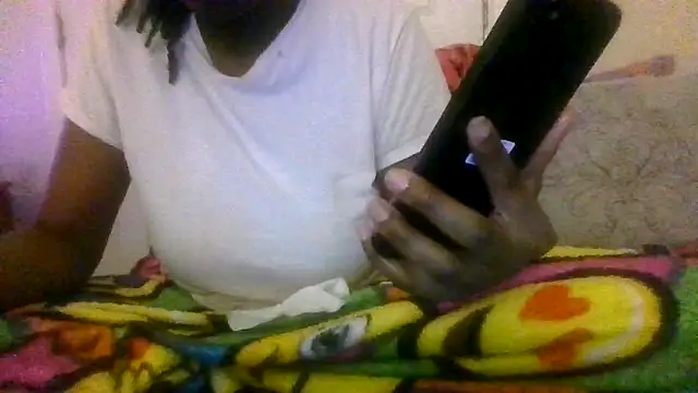 Snapshot of prettymaa chatting on 10-29-25, 05:53 prettymaa online show from 10-29-25, 05:53