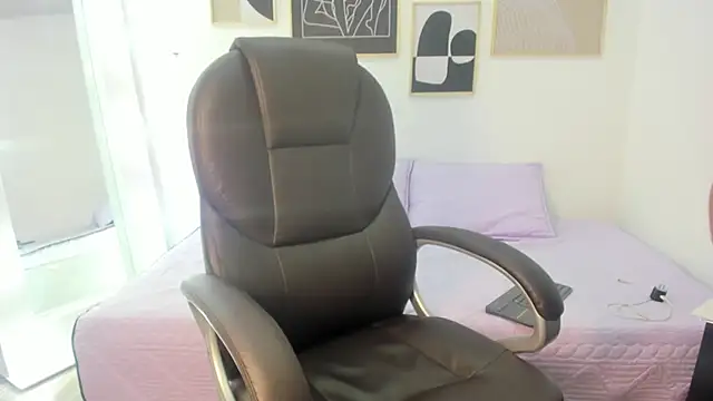 Snapshot of koraline_333 chatting on 10-16-25, 10:22 koraline 333 online show from 10-16-25, 10:22
