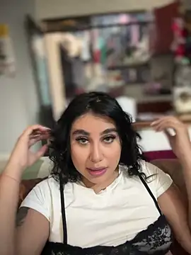 Sophie Dreamss online show from 10-30-25, 08:20