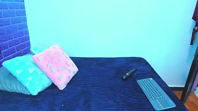 Cora 222 online show from 12-14-25, 12:10