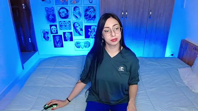 Snapshot of rachel_rosse11 chatting on 10-18-25, 11:27 rachel rosse11 online show from 10-18-25, 11:27