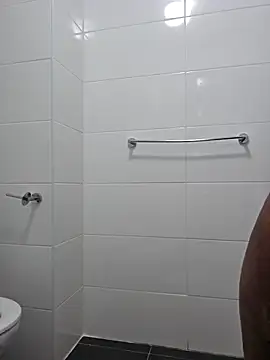 Snapshot of trickyOne chatting on 11-02-25, 05:37 trickyOne online show from 11-02-25, 05:37