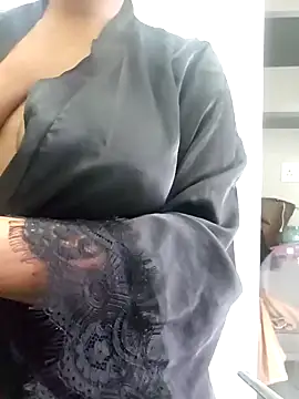 Snapshot of trickyOne chatting on 11-15-25, 06:22 trickyOne online show from 11-15-25, 06:22