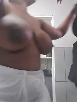 Snapshot of trickyOne chatting on 11-19-25, 03:56 trickyOne online show from 11-19-25, 03:56