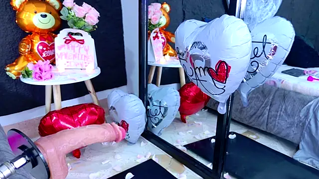 LizzyOlsen online show from 02-15-26, 05:59