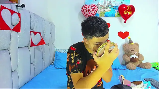 christopher Hot online show from 02-11-26, 06:57