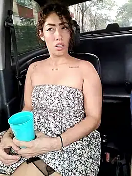 Snapshot of roxyrougee chatting on 11-15-25, 04:36 roxyrougee online show from 11-15-25, 04:36