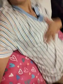 Snapshot of roxyrougee chatting on 12-02-25, 03:12 roxyrougee online show from 12-02-25, 03:12