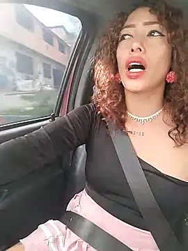 Snapshot of roxyrougee chatting on 12-13-25, 07:53 roxyrougee online show from 12-13-25, 07:53