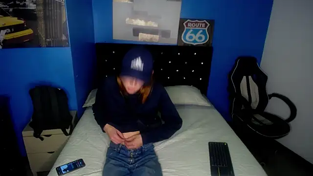 Aaron Fordd online show from 10-20-25, 05:46