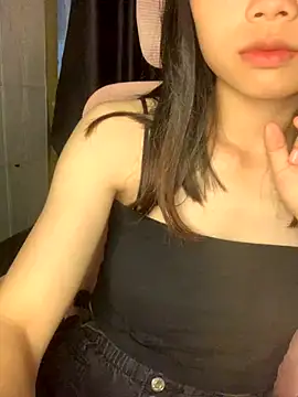 Snapshot of _Mon_23 chatting on 09-11-25, 06:57 Mon 23 online show from 09-11-25, 06:57