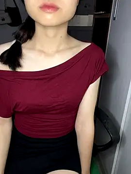 Snapshot of _Mon_23 chatting on 11-18-25, 02:28 Mon 23 online show from 11-18-25, 02:28