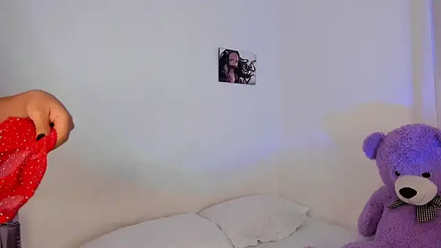 ViolettaMiller  online show from 04-26-26, 03:15