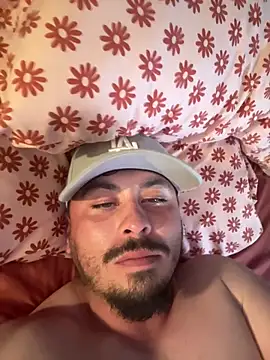 Snapshot of AlexR9700 chatting on 09-25-25, 11:30 AlexR9700 online show from 09-25-25, 11:30