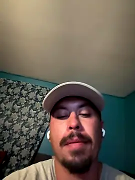 Snapshot of AlexR9700 chatting on 09-30-25, 04:28 AlexR9700 online show from 09-30-25, 04:28