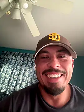 Snapshot of AlexR9700 chatting on 10-24-25, 04:36 AlexR9700 online show from 10-24-25, 04:36