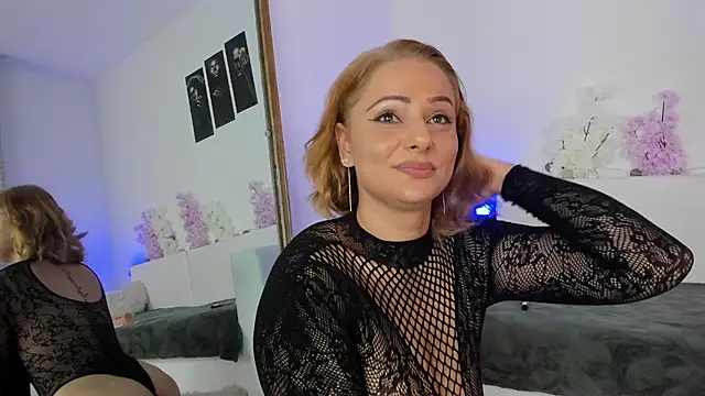 Snapshot of HoneyKissy chatting on 11-08-25, 07:08 HoneyKissy online show from 11-08-25, 07:08