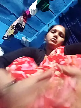 Jooli xx online show from 04-22-26, 03:13