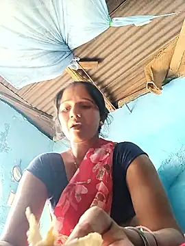 Jooli xx online show from 04-24-26, 03:20