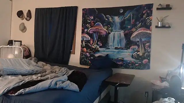 Snapshot of YoBlezz chatting on 09-15-25, 07:25 YoBlezz online show from 09-15-25, 07:25