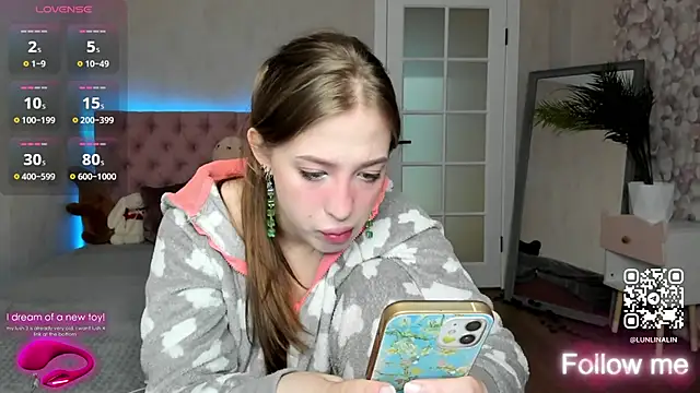 Snapshot of LightStar_18 chatting on 09-26-25, 12:42 LightStar 18 online show from 09-26-25, 12:42