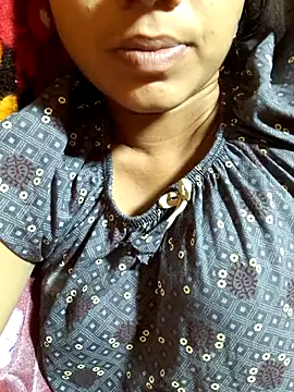 Snapshot of telugu_roja_099 chatting on 09-21-25, 01:18 telugu roja 099 online show from 09-21-25, 01:18