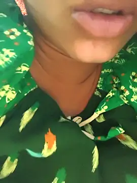 Snapshot of telugu_roja_099 chatting on 10-09-25, 04:16 telugu roja 099 online show from 10-09-25, 04:16