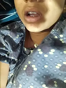 Snapshot of telugu_roja_099 chatting on 10-18-25, 04:37 telugu roja 099 online show from 10-18-25, 04:37