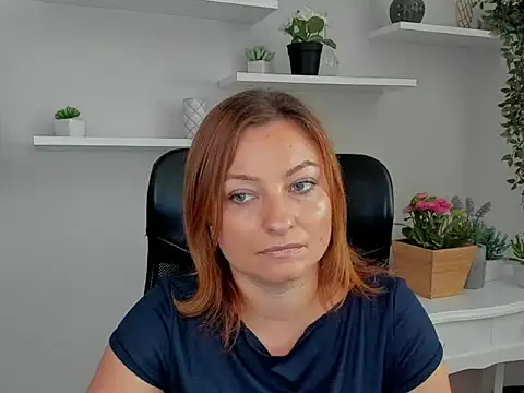 Snapshot of angelaSamt chatting on 09-11-25, 12:27 angelaSamt online show from 09-11-25, 12:27