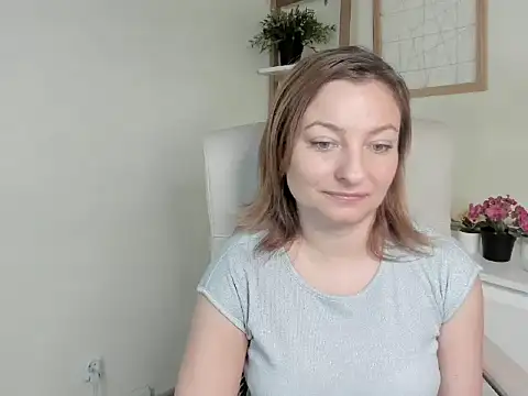 Snapshot of angelaSamt chatting on 09-17-25, 05:53 angelaSamt online show from 09-17-25, 05:53