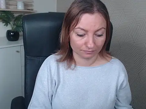 Snapshot of angelaSamt chatting on 09-24-25, 06:17 angelaSamt online show from 09-24-25, 06:17