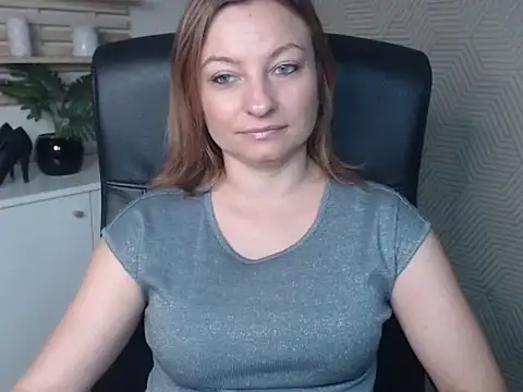 Snapshot of angelaSamt chatting on 10-02-25, 05:36 angelaSamt online show from 10-02-25, 05:36