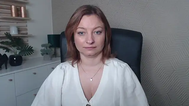 Snapshot of angelaSamt chatting on 11-07-25, 06:46 angelaSamt online show from 11-07-25, 06:46