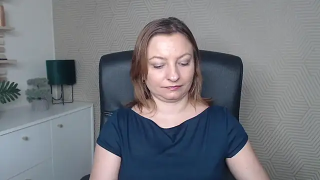 Snapshot of angelaSamt chatting on 11-27-25, 06:48 angelaSamt online show from 11-27-25, 06:48