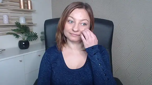 Snapshot of angelaSamt chatting on 11-29-25, 07:55 angelaSamt online show from 11-29-25, 07:55