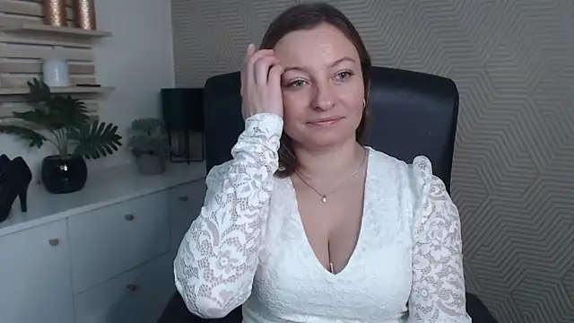 Snapshot of angelaSamt chatting on 12-05-25, 06:44 angelaSamt online show from 12-05-25, 06:44