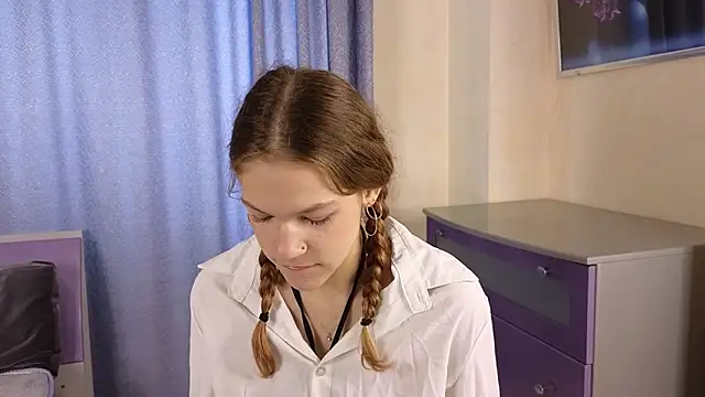 VelvetRisque online show from 10-12-25, 06:23