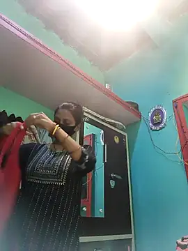 Snapshot of posewith chatting on 10-13-25, 08:25 posewith online show from 10-13-25, 08:25