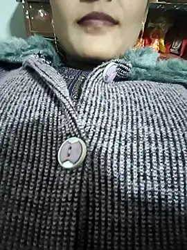 posewith online show from 11-17-25, 06:35