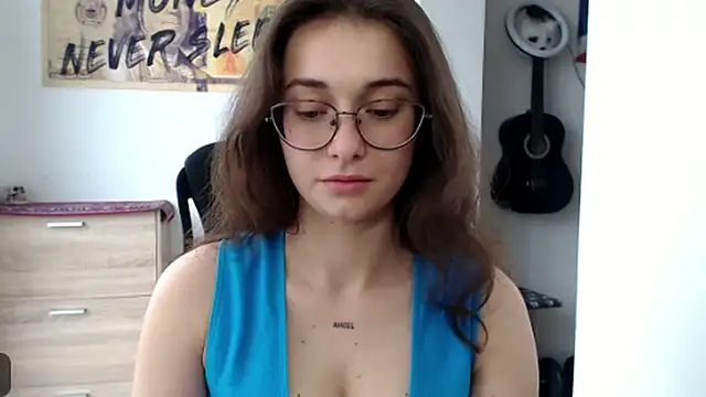 Snapshot of HotAnna2004 chatting on 09-13-25, 12:38 HotAnna2004 online show from 09-13-25, 12:38