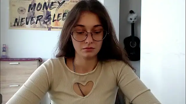 Snapshot of HotAnna2004 chatting on 10-19-25, 10:49 HotAnna2004 online show from 10-19-25, 10:49