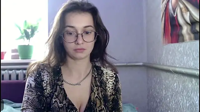 Snapshot of HotAnna2004 chatting on 10-25-25, 01:18 HotAnna2004 online show from 10-25-25, 01:18