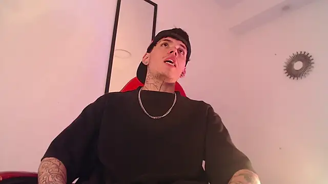 Anhonymus  online show from 09-29-25, 04:01