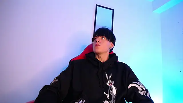 Anhonymus  online show from 11-18-25, 03:34