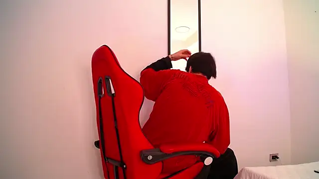 Anhonymus  online show from 12-17-25, 02:50