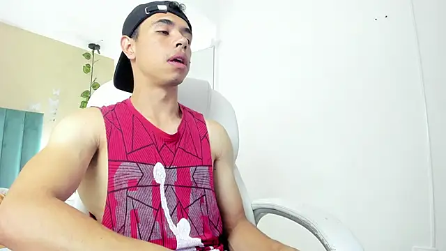 Snapshot of Muscle_Scott chatting on 09-26-25, 12:09 Muscle Scott online show from 09-26-25, 12:09