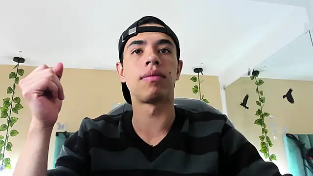 Snapshot of Muscle_Scott chatting on 10-14-25, 12:06 Muscle Scott online show from 10-14-25, 12:06