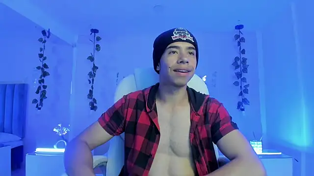 Snapshot of Muscle_Scott chatting on 11-01-25, 12:18 Muscle Scott online show from 11-01-25, 12:18